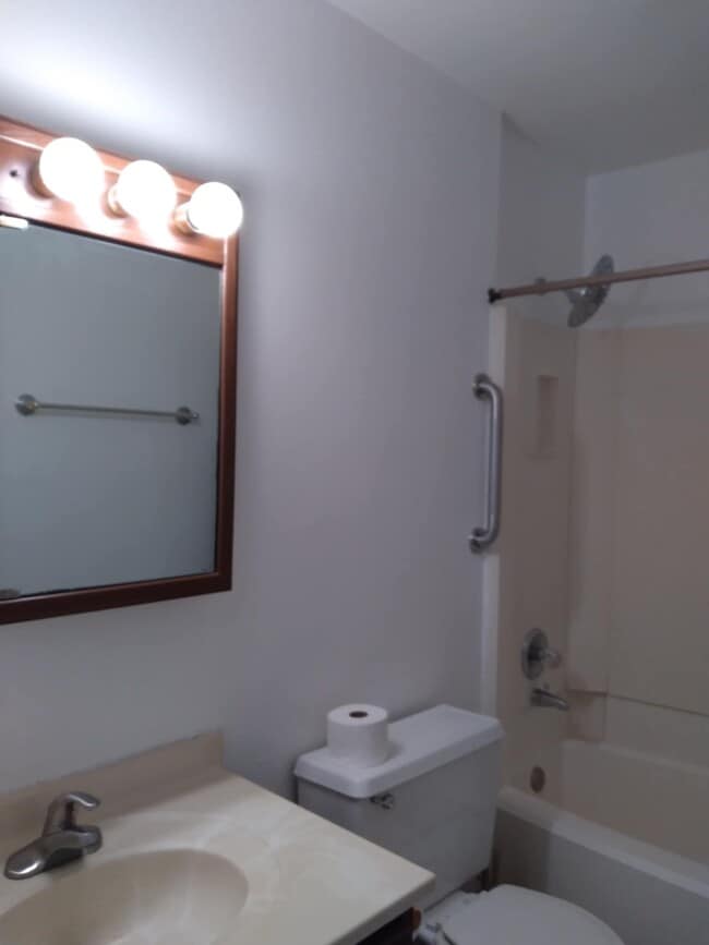 Photo - 1545 Bristol Ln