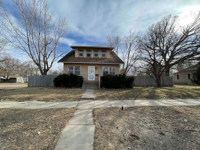Building Photo - 801 W 5th Ave Unit House