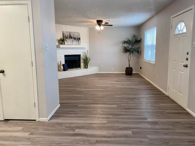 Photo - 5539 Auburn St