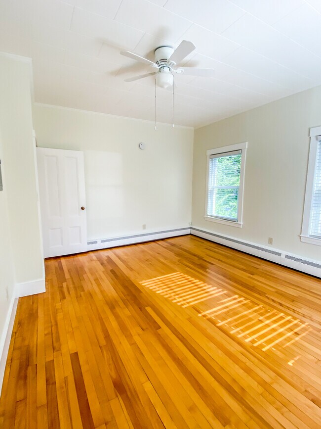 13 Crosby St Unit 3