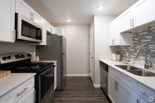 1BR, 1BA - 1,822SF