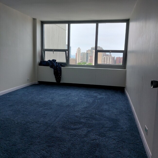 Photo - 1700 E 56th St