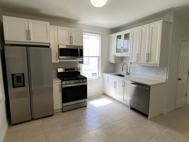 Photo - Avondale Three Bedroom! Unit 2