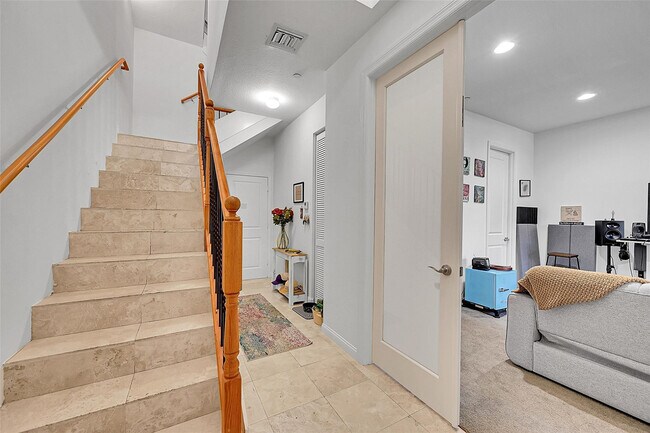 Photo - 1614 NE 9th St