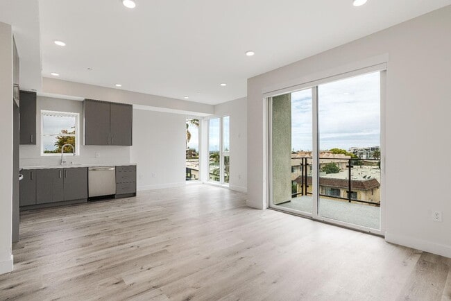 Building Photo - 3308 Mentone Ave Rental