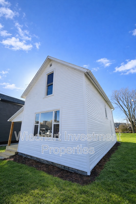 Photo - 867 W Spring St