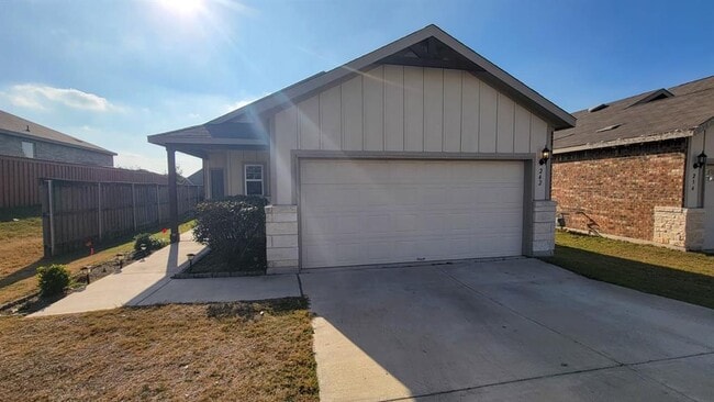 Building Photo - 242 Thornless Cir