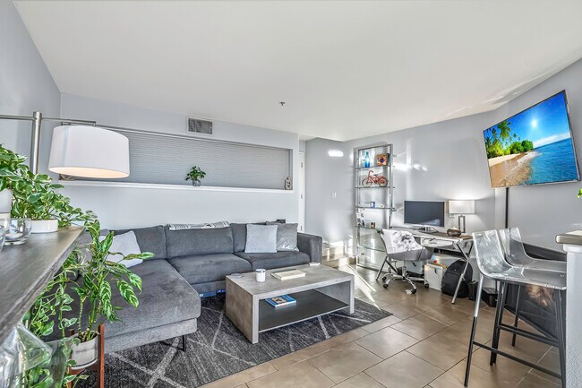 Photo - 7320 Hawthorn Ave Unit #315