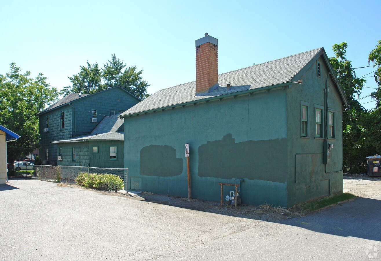 Photo - 1216 W State St Apartments