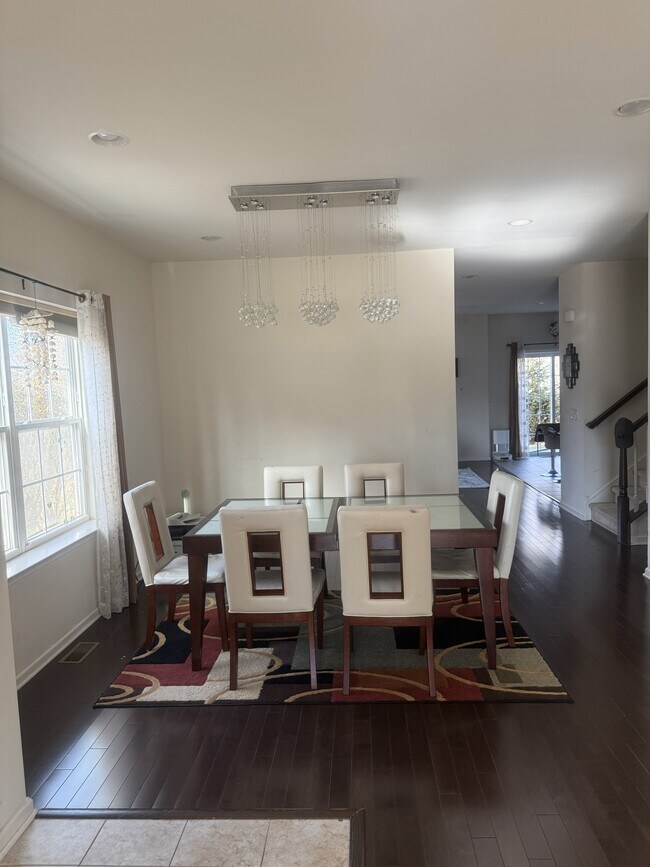 Photo - 60 Andrews Way