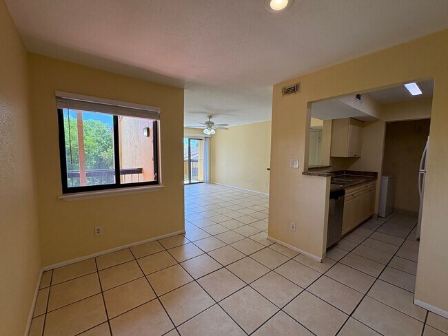 Photo - **Coming Soon** 1/1 Condo for Rent in Fort Myers Unit 719