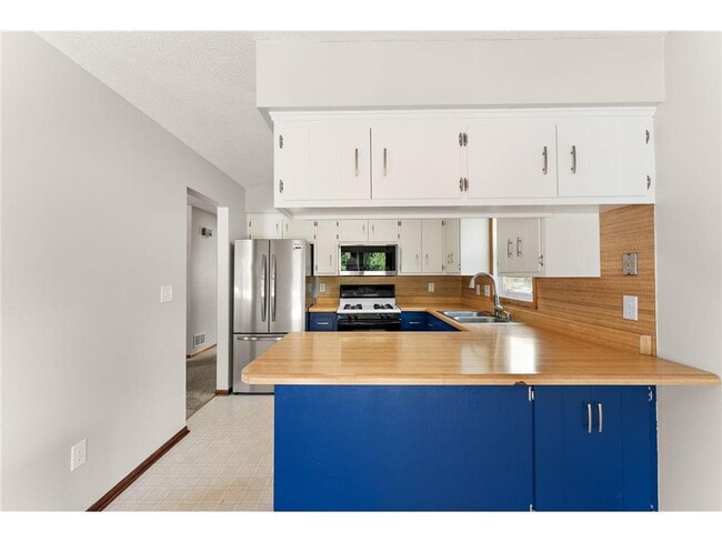 Photo - 783 Hiawatha Ave