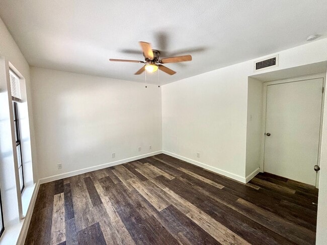 Photo - **1150/MONTH** MEDICAL CENTER***