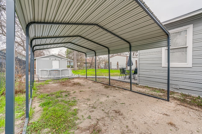 Photo - 122 Finch Pl