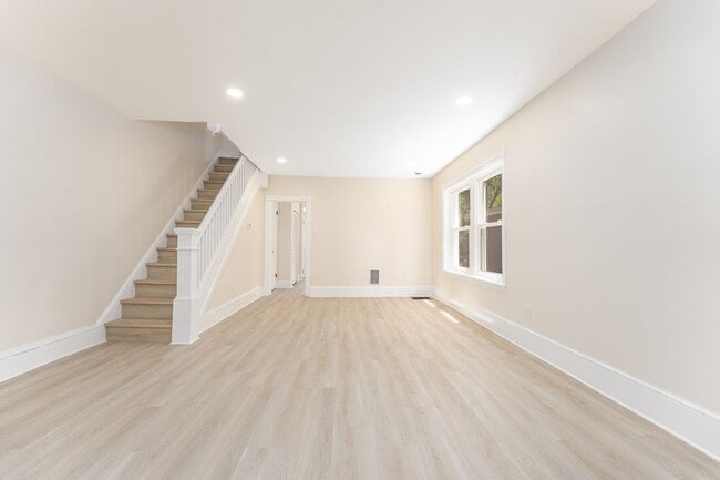 Photo - 129 Walnut St