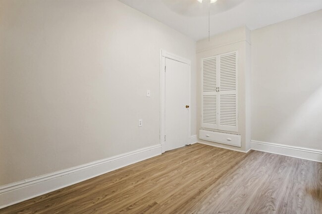 Photo - 101 W 6th St Apartamento Unidad 1