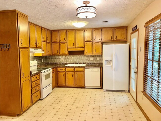 305 Deergrass Trail