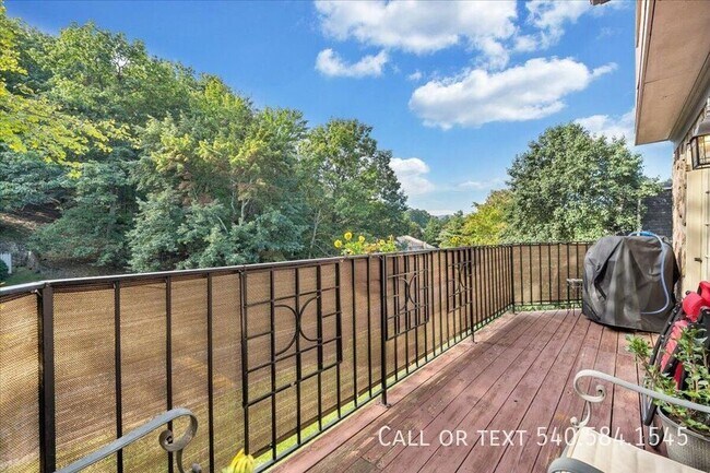 Photo - 3331 Stonehenge Square