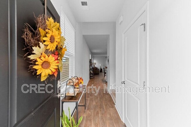 Photo - 657 Ladywood Dr