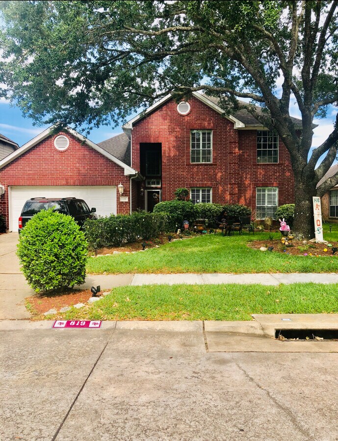 Photo - 819 N Wellsford Dr