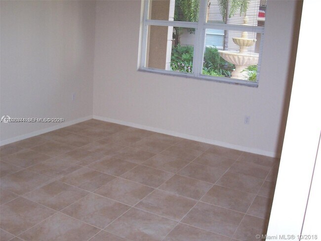 Photo - 17125 N Bay Rd Unidad 3113