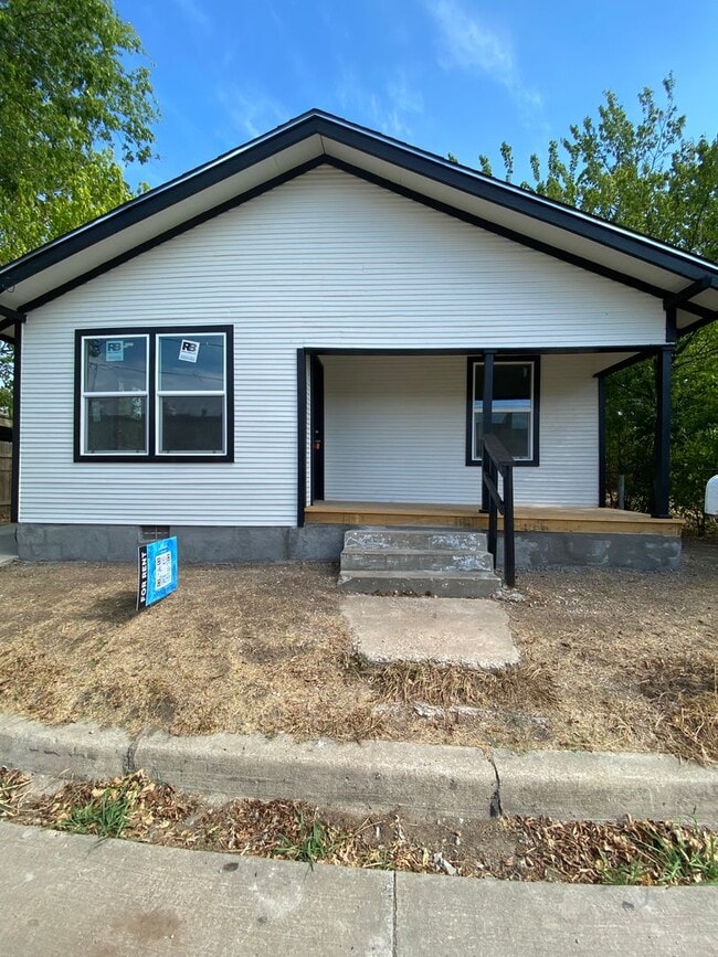 3 Bedroom 1 Bath Rental Available Sept 1st! - 3 Bedroom 1 Bath Rental Available Sept 1st!