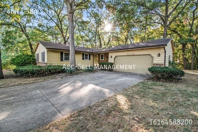 Photo - 2580 Emerson Ave NW House