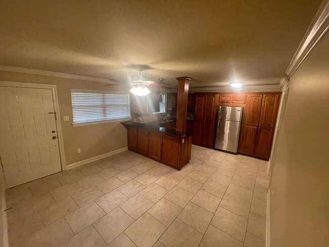 Living Room - 1290 Park Blvd Unit 224