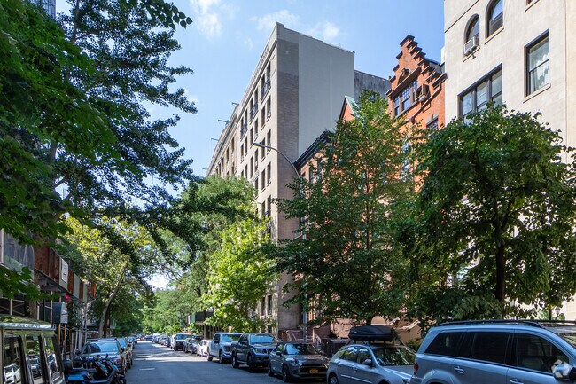 Photo - 35-39 W 82 St