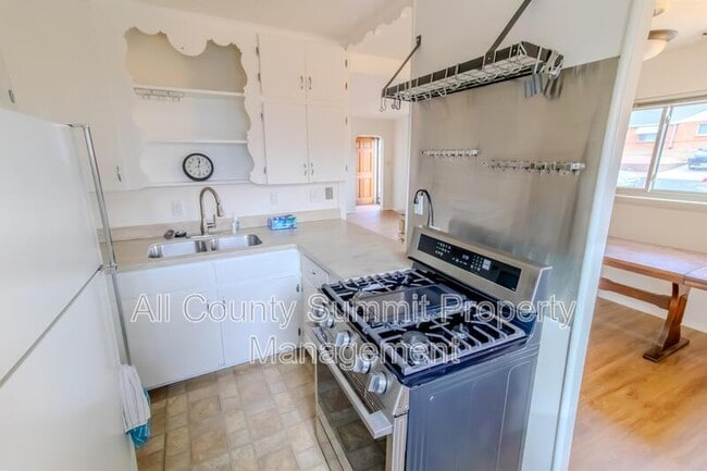 Photo - 9001 Hickory Pl