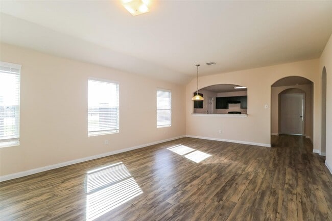 Photo - 2407 Sailors Way