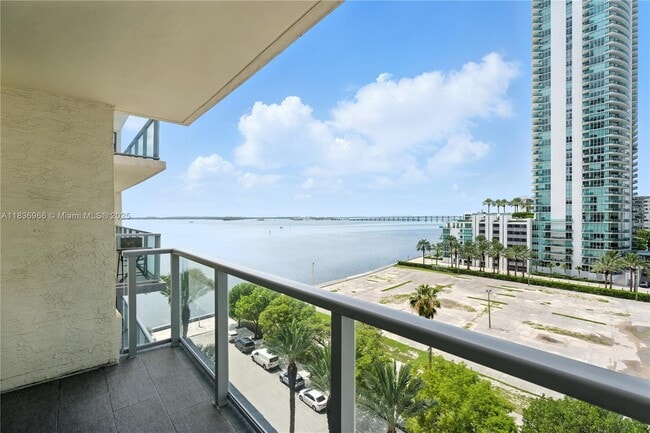 Building Photo - 1155 Brickell Bay Dr Unit 703