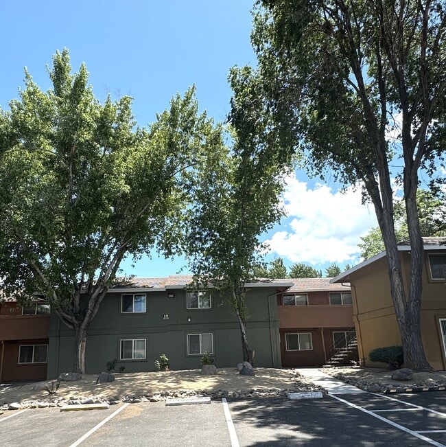 Parkside Gardens Apartments