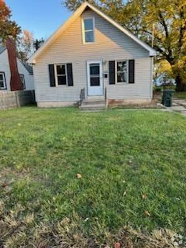 Building Photo - 2337 20th St NE Rental