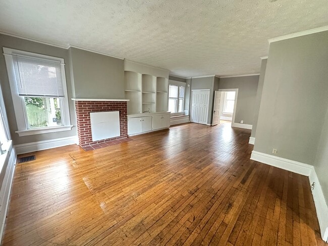 184 E 12th Ave