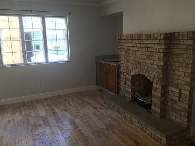 Building Photo - 1918 Larkins Way Rental