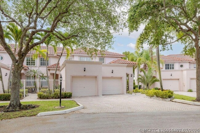 Building Photo - 8050 Aberdeen Dr Unit 202