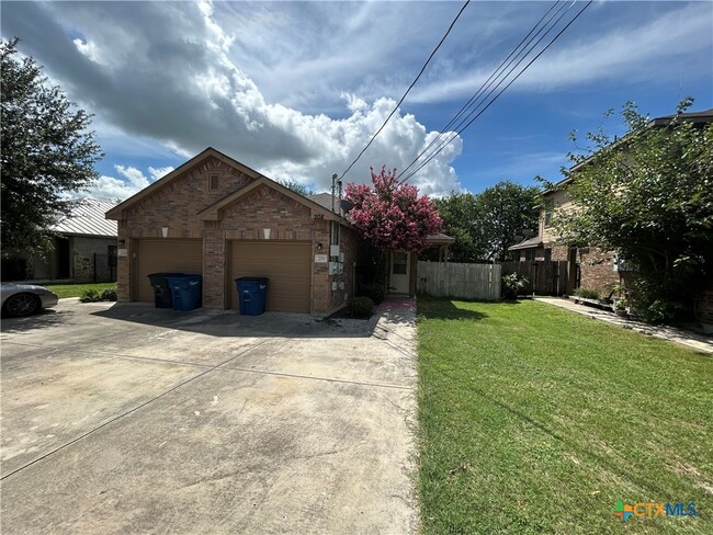 Building Photo - 208 Anne Louise Dr Rental
