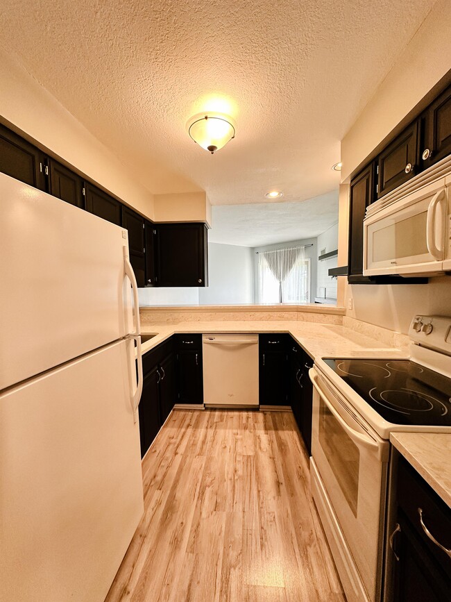Building Photo - 1392 Carling Dr