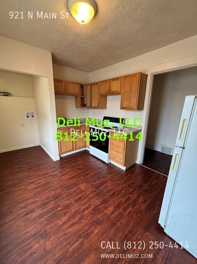 Photo - 921 N Main St Unit B