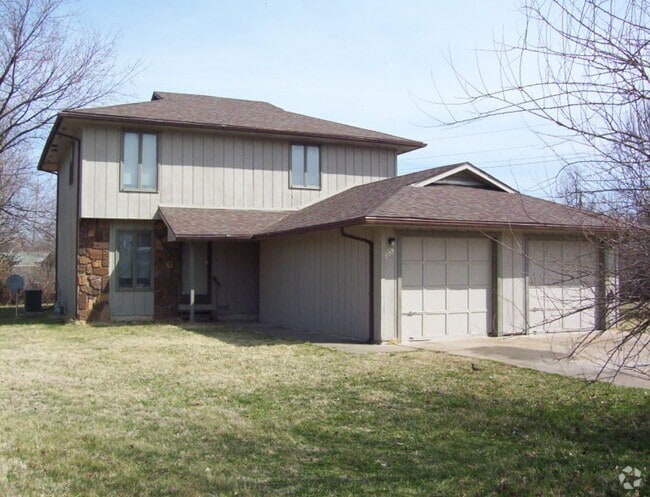 Building Photo - Available Soon! Rental