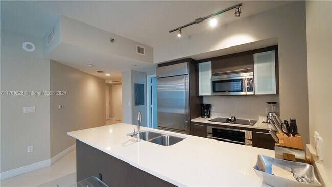 Photo - 500 Brickell Ave Unit 2707