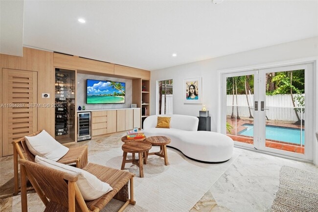 Photo - 200 W Mashta Dr