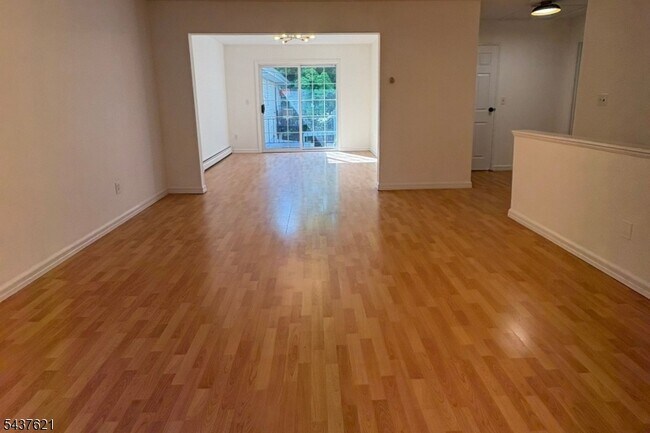 Photo - 470 Valley Rd Unit 3