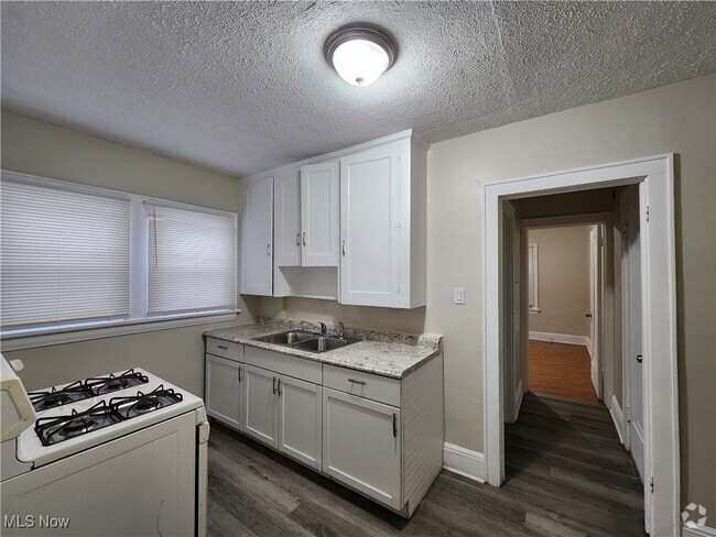 Building Photo - 529 E Cuyahoga Falls Ave Unit 1 Rental