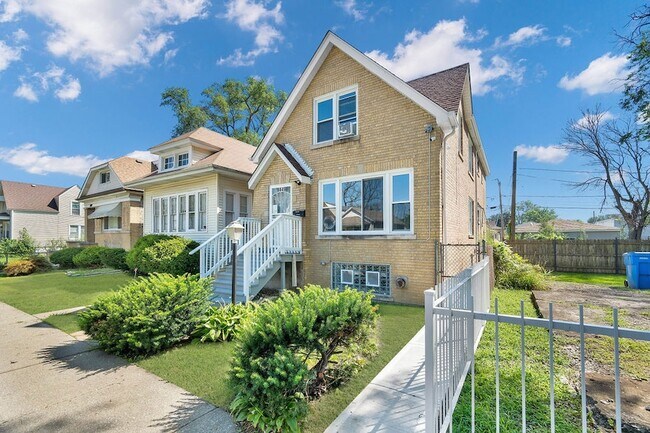 Photo - 6645 S Seeley Ave Unidad 2