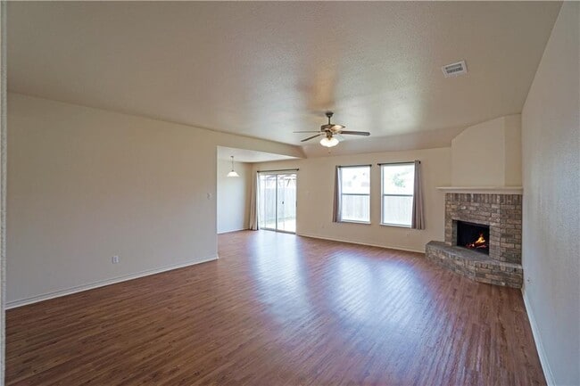 2903 Don Hill Ln