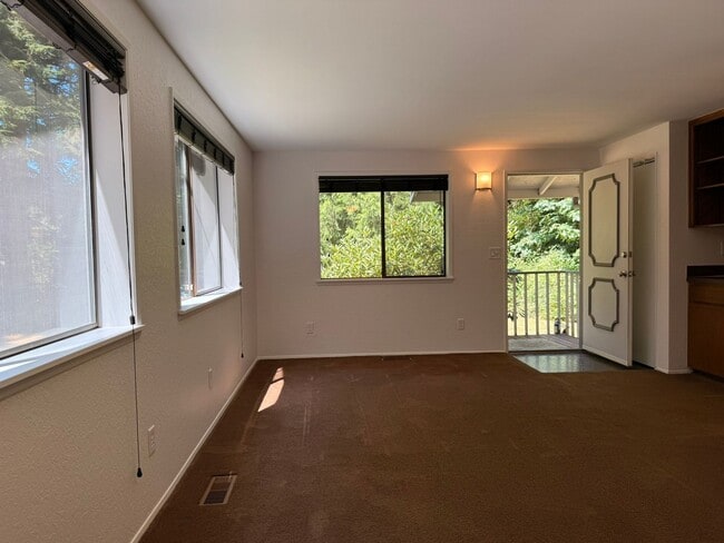 Photo - 2Bd/1.75Ba Issaquah Home