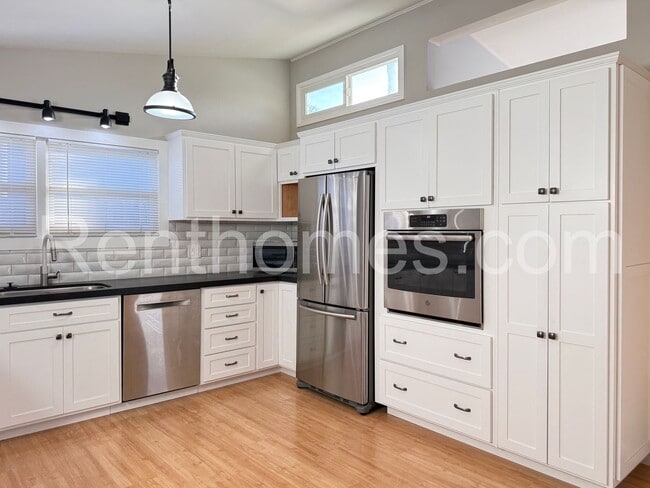 Photo - 4227 Mt Herbert Ave