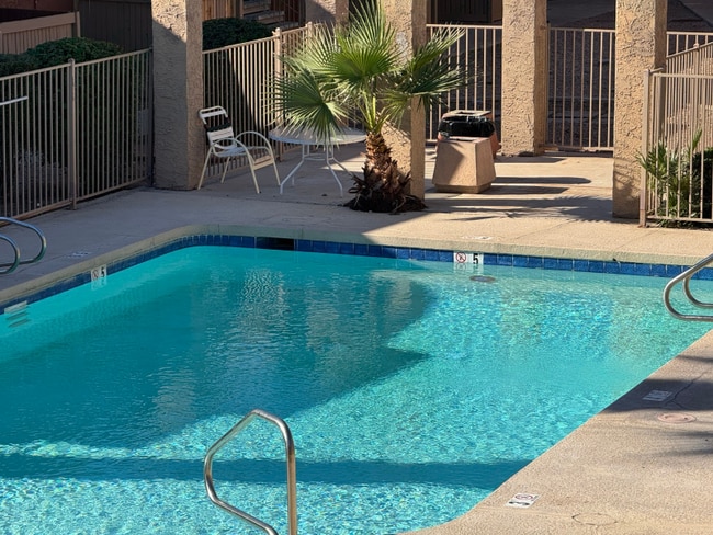 Photo - 4444 N 7th Ave Unidad 400